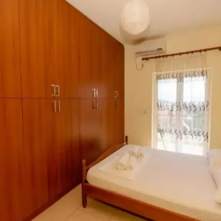 Vasilis Family Apartment