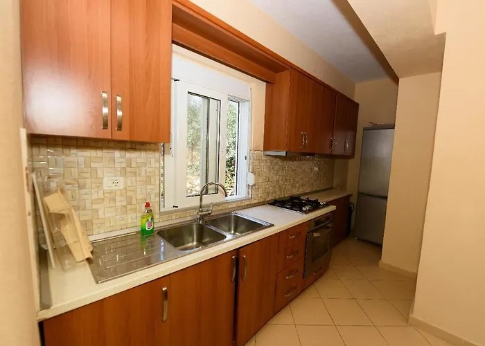 Vasilis Family Himara